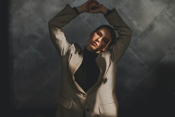 What are the steps to crafting a savory steak and kidney pie?